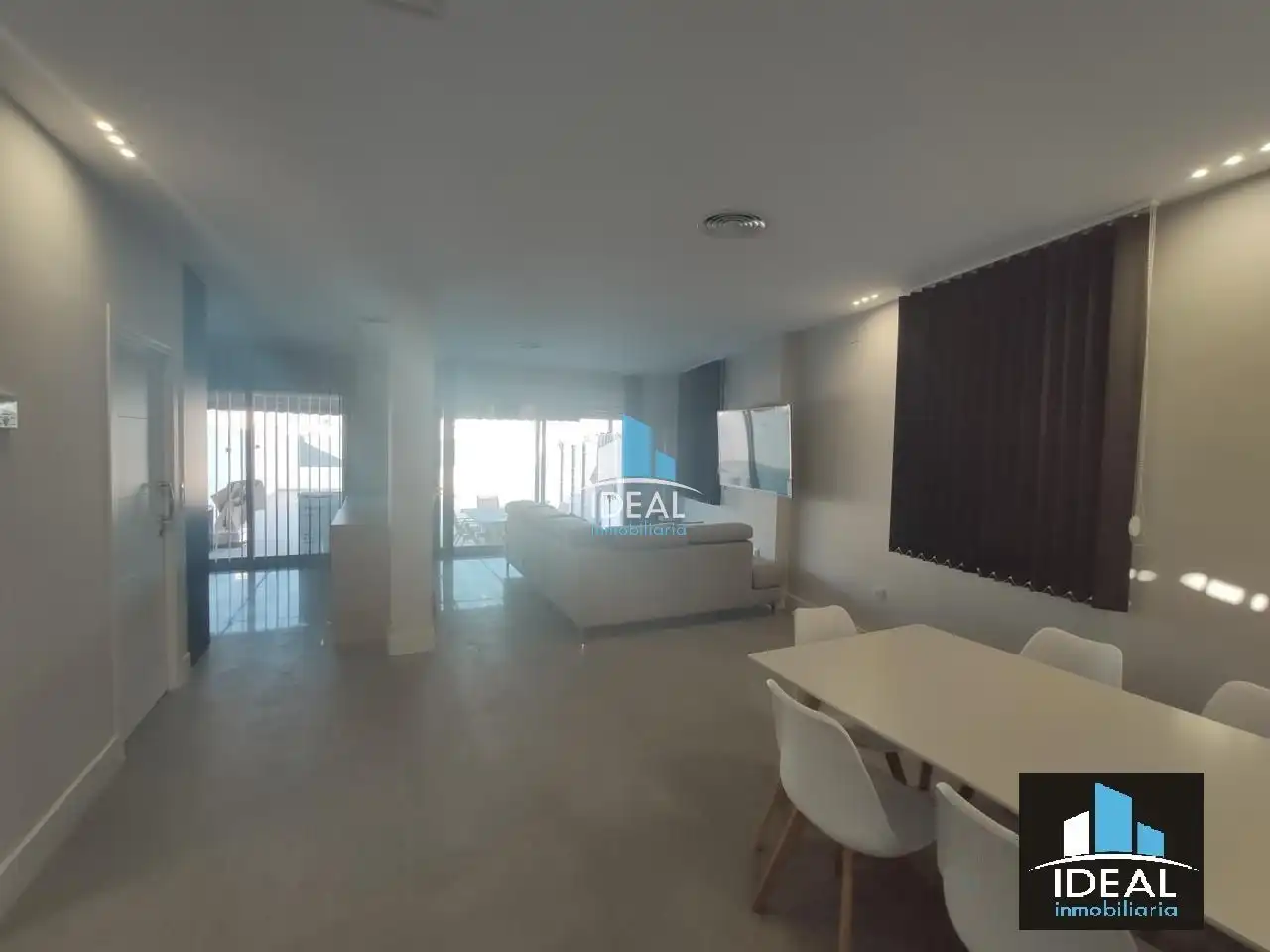 Sala de estar de Casa adosada en venta en Villanueva de la Serena con Aire acondicionado, Calefacción y Terraza