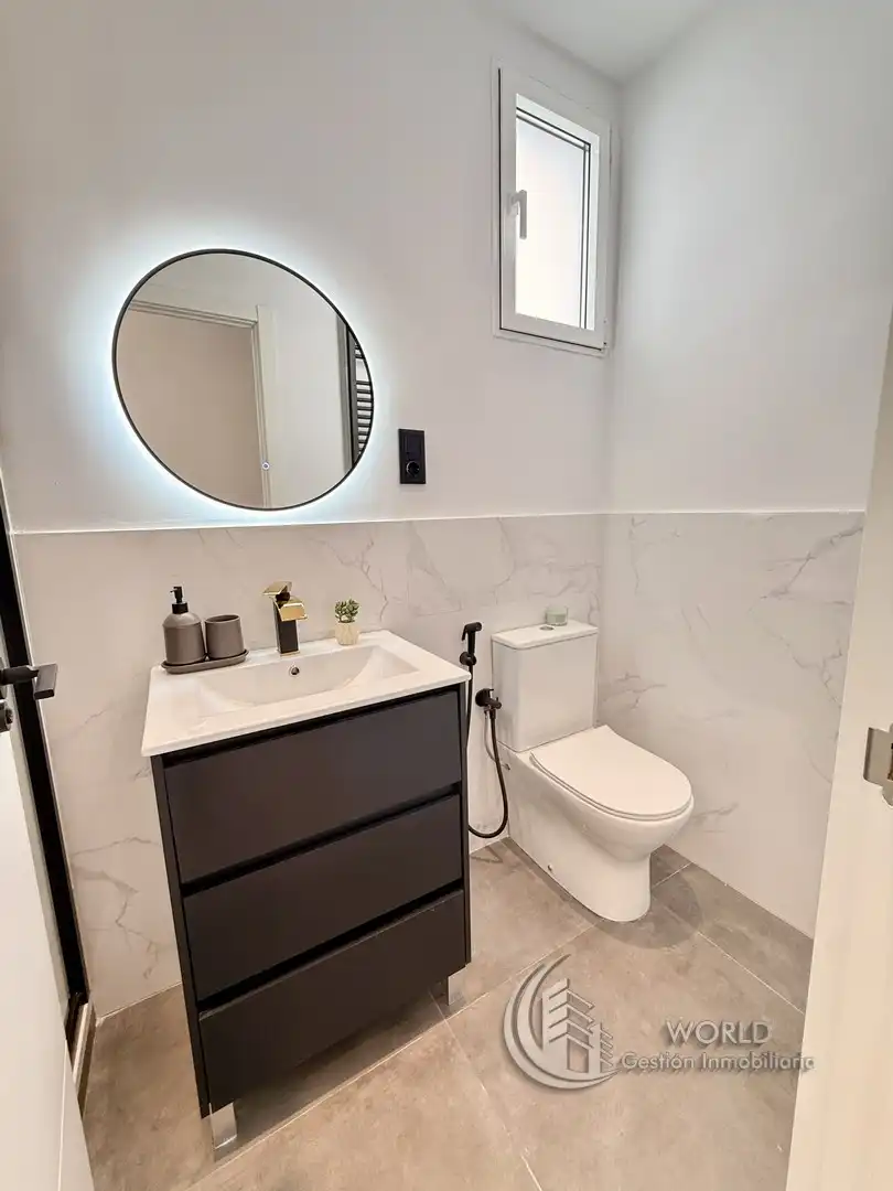 Bathroom of Flat for sale in Madrid  with Air Conditioner, Heating and Furnished