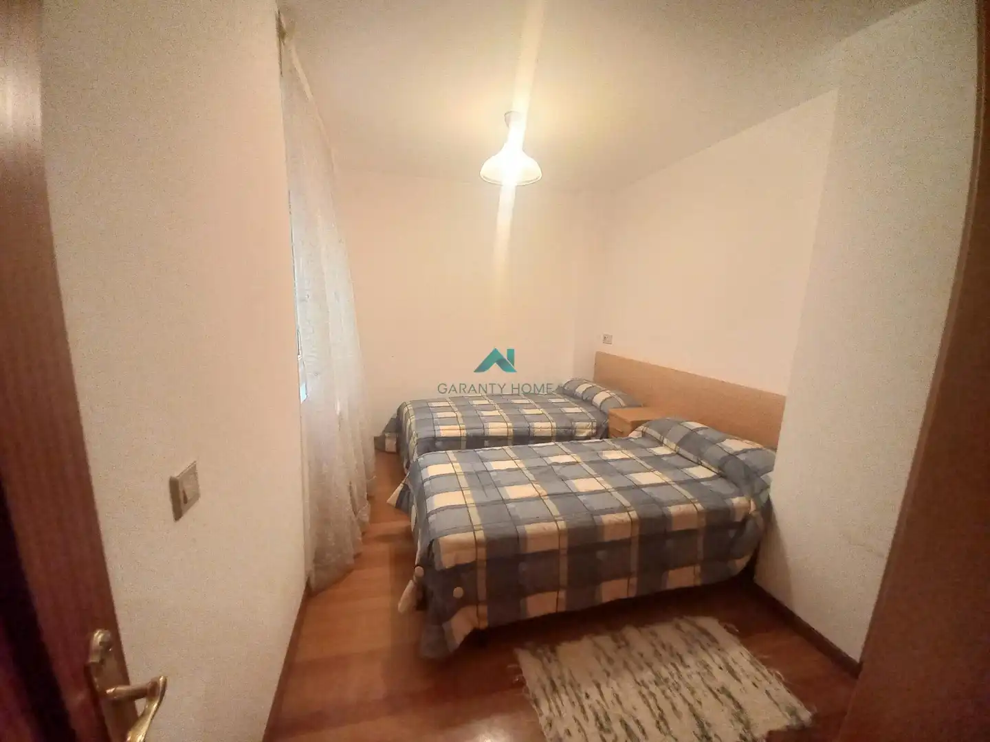 Schlafzimmer von Erdgeschoss zum Verkauf in Laredo mit Möbliert