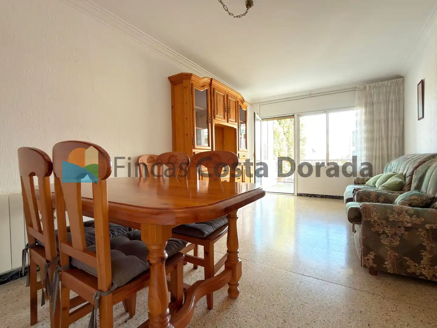 Außenansicht von Wohnung zum Verkauf in Vilanova i la Geltrú mit Heizung, Terrasse und Abstellraum