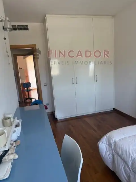 Habitación de Casa adosada en venta en Barcelona con Aire acondicionado, Calefacción y Parquet