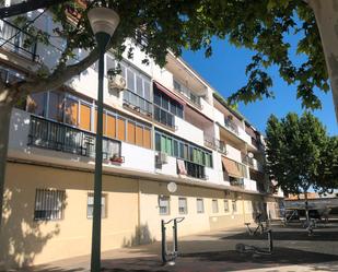 Vista exterior de Pis en venda en Manzanares amb Terrassa i Balcó