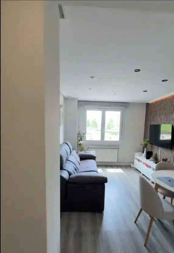 Sala de estar de Piso en venta en  Logroño con Calefacción y Parquet