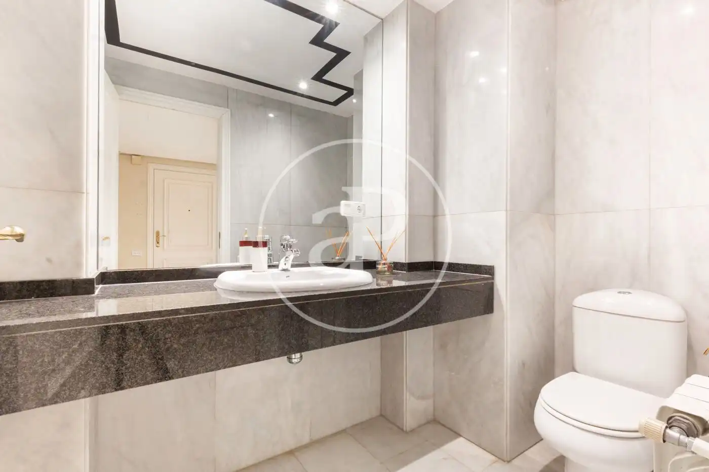 Bathroom of Flat for rent in Valencia  with Air Conditioner, Heating and Storage room