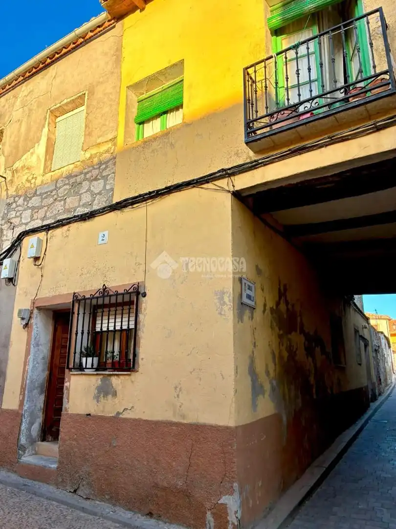 Vista exterior de Finca rústica en venda en Torija amb Calefacció i Balcó