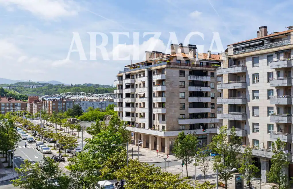 Vista exterior de Piso en venta en Donostia - San Sebastián  con Aire acondicionado, Calefacción y Terraza