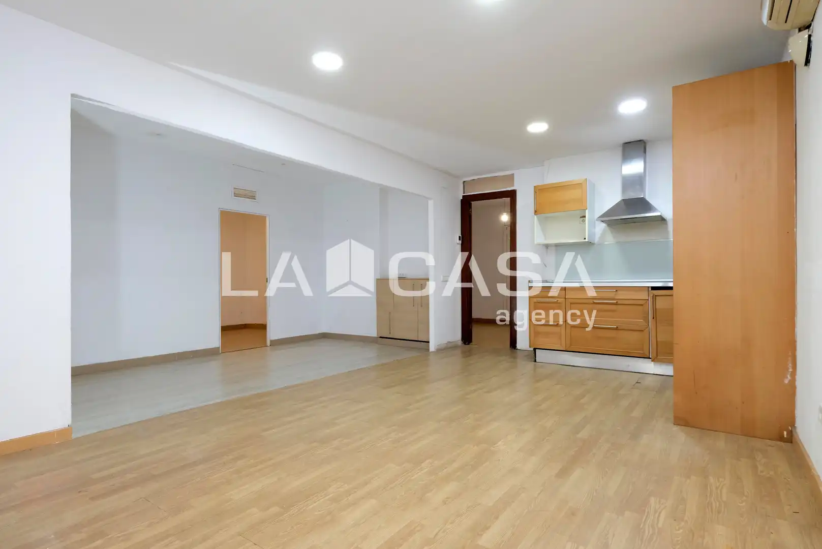 Bajo en venta en Carrer Mare de Déu de les Neus, imagen 3