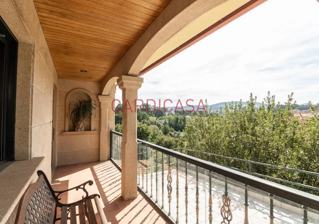 Terraza de Casa o chalet en venta en Vigo  con Calefacción, Jardín privado y Parquet