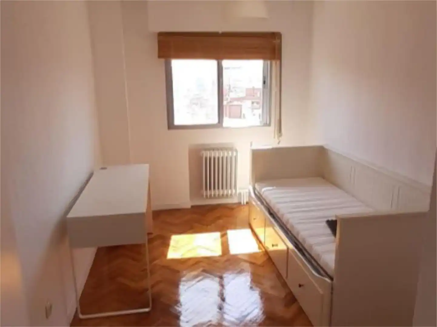 Schlafzimmer von Wohnung zur Miete in  Madrid Capital