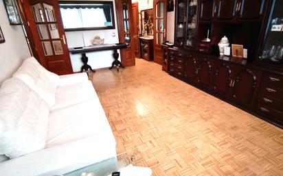 Living room of Flat for sale in  Madrid Capital