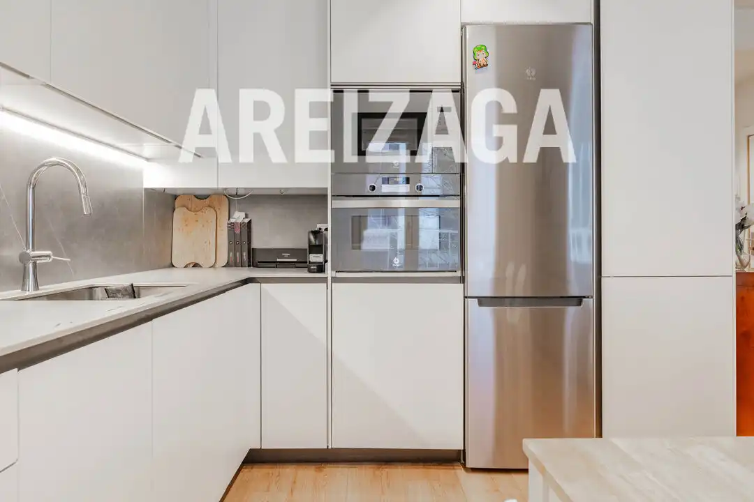 Kitchen of Flat for sale in Donostia - San Sebastián   with Heating