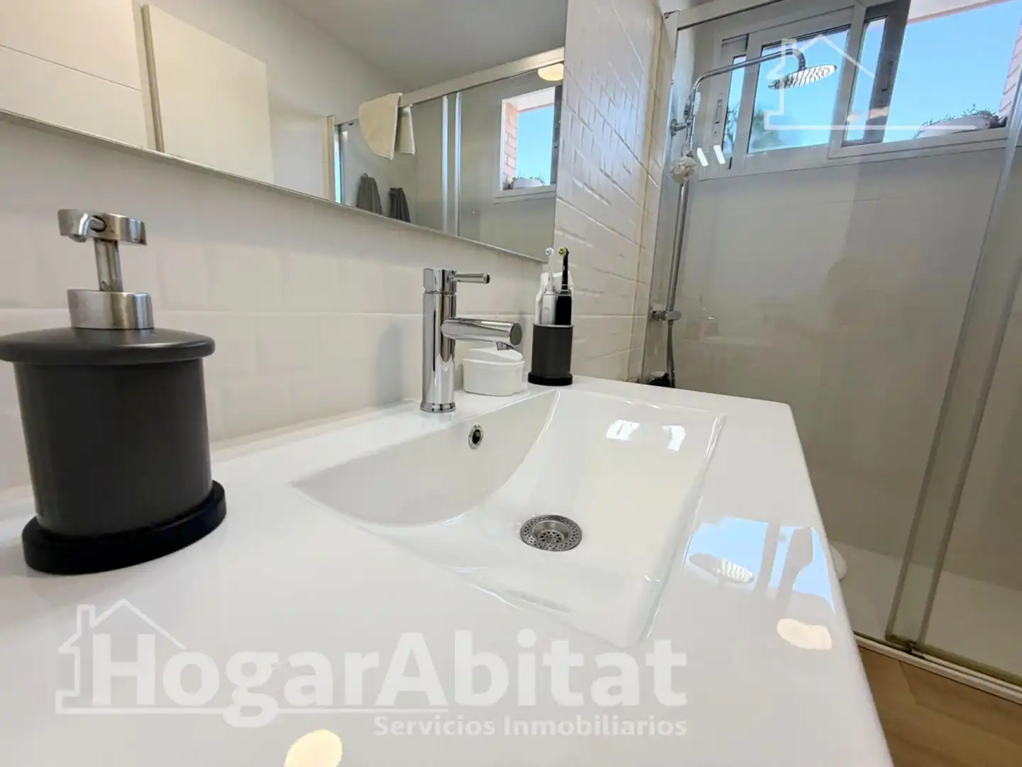 Bathroom of Attic for sale in Chiva  with Air Conditioner and Terrace