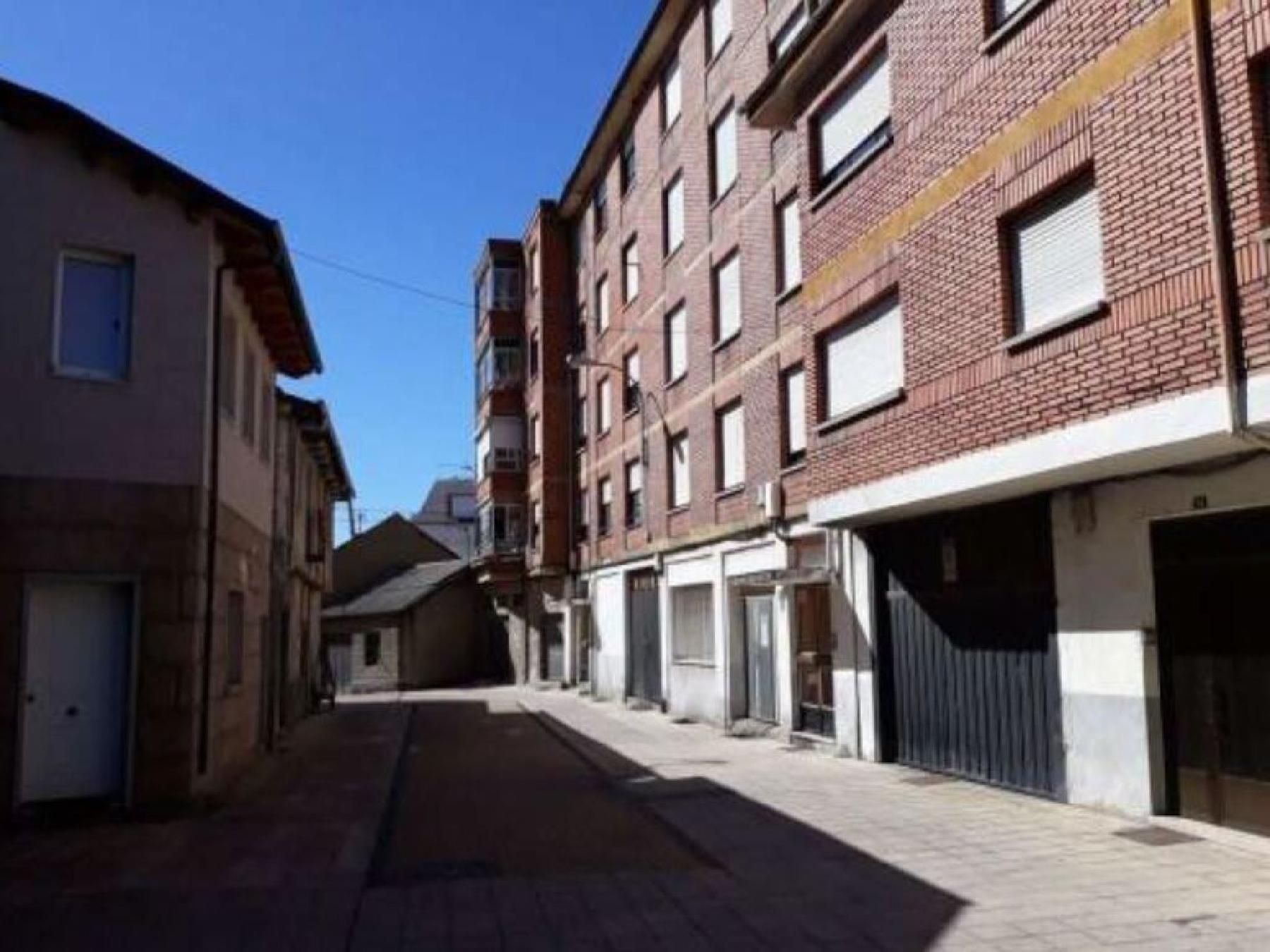 Vista exterior de Piso en venta en Bembibre