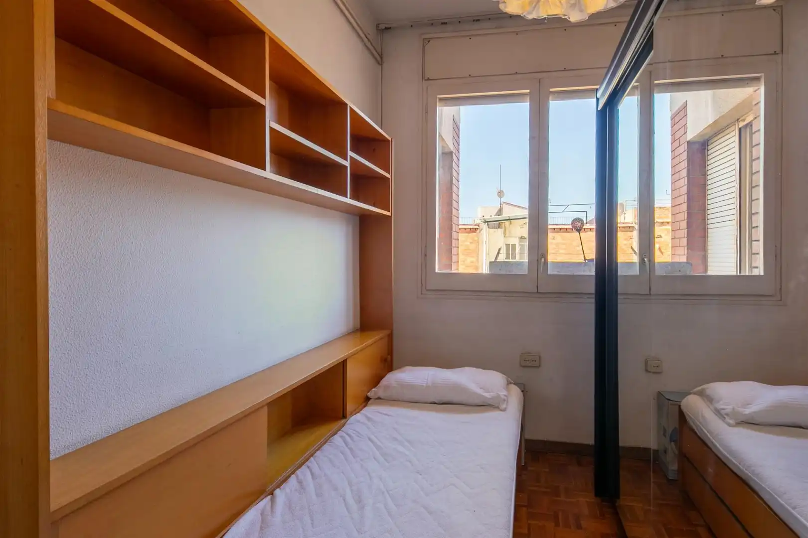 Habitación de Piso en venta en Barcelona con Calefacción, Parquet y Terraza