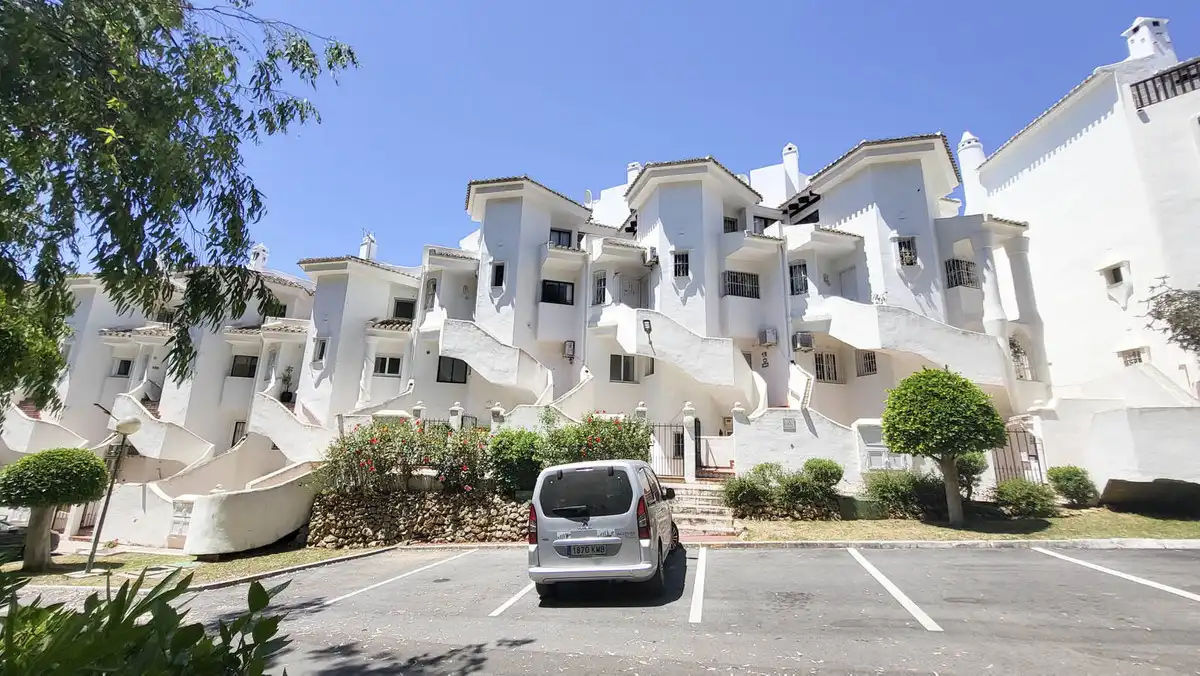 Vista exterior de Apartamento en venta en Calahonda 