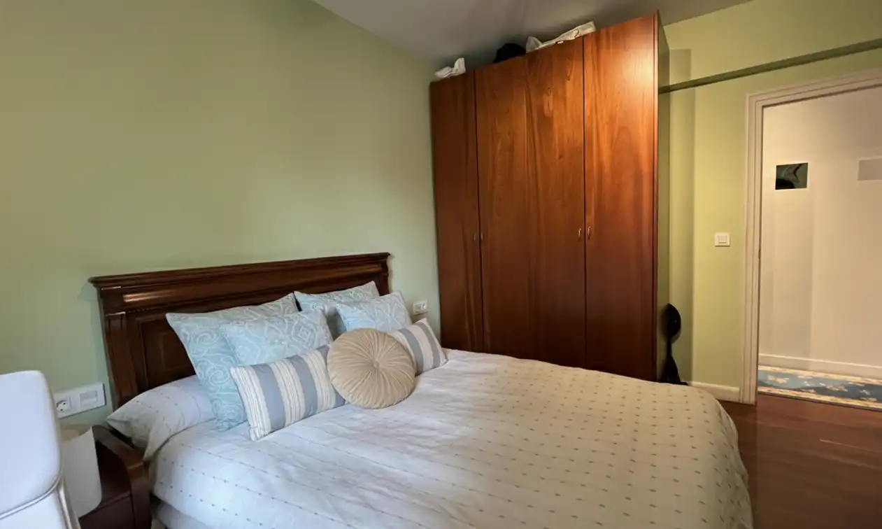 Habitación de Piso en venta en Getxo  con Calefacción, Parquet y Trastero