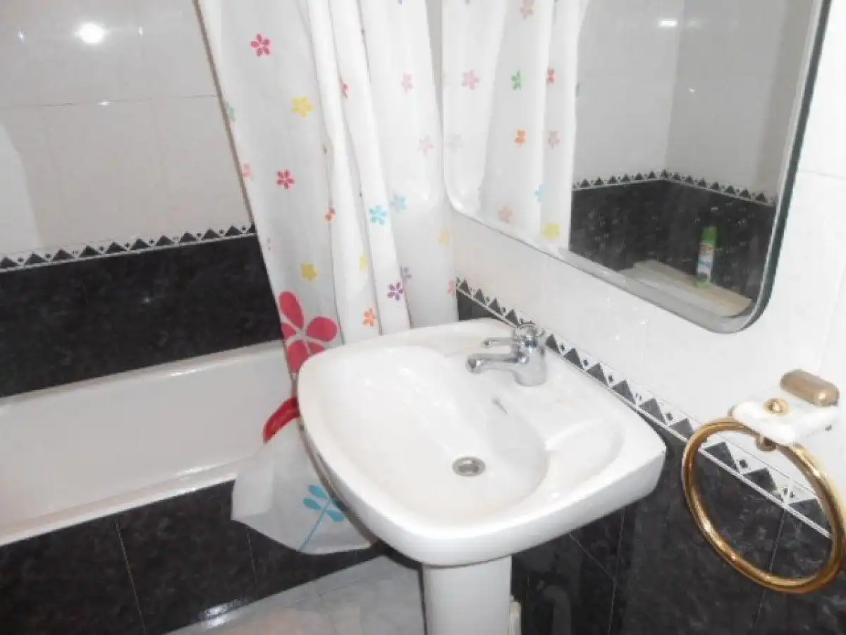 PISO SEMIREFORMADO EN VENTA, imatge 5