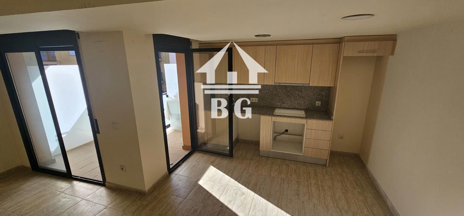 Cuina de Dúplex en venda en Población de Arroyo amb Calefacció, Terrassa i Alarma