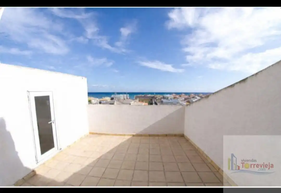 Terraza de Ático en venta en Torrevieja con Aire acondicionado, Terraza y Piscina comunitaria