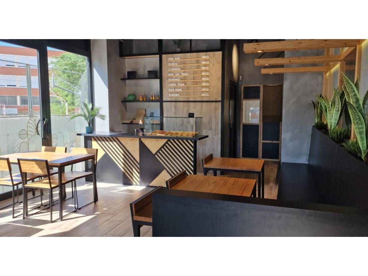 Premises for sale in Cornellà de Llobregat