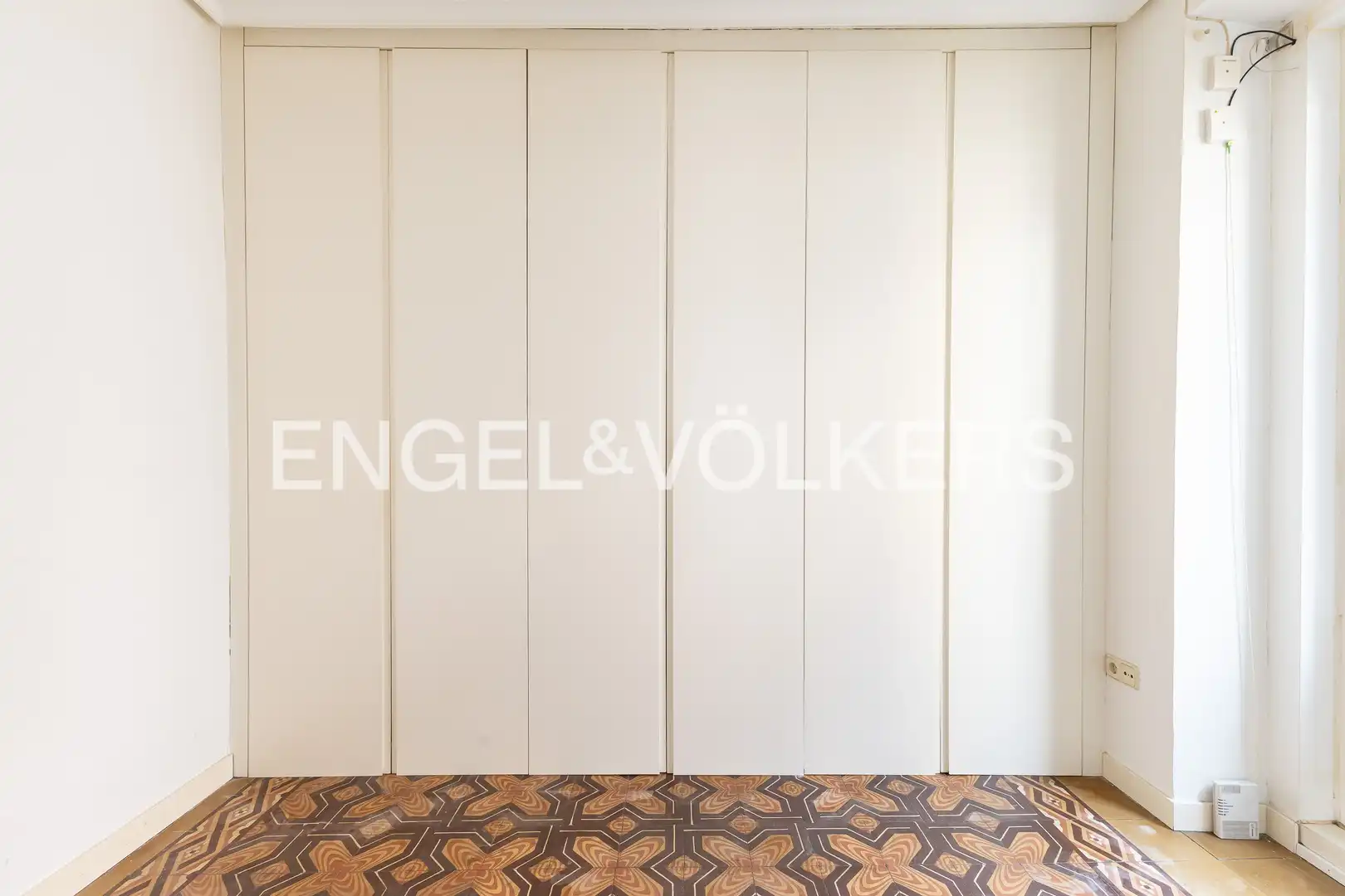 Außenansicht von Wohnung zum Verkauf in Madrid mit Klimaanlage, Heizung und Balkon
