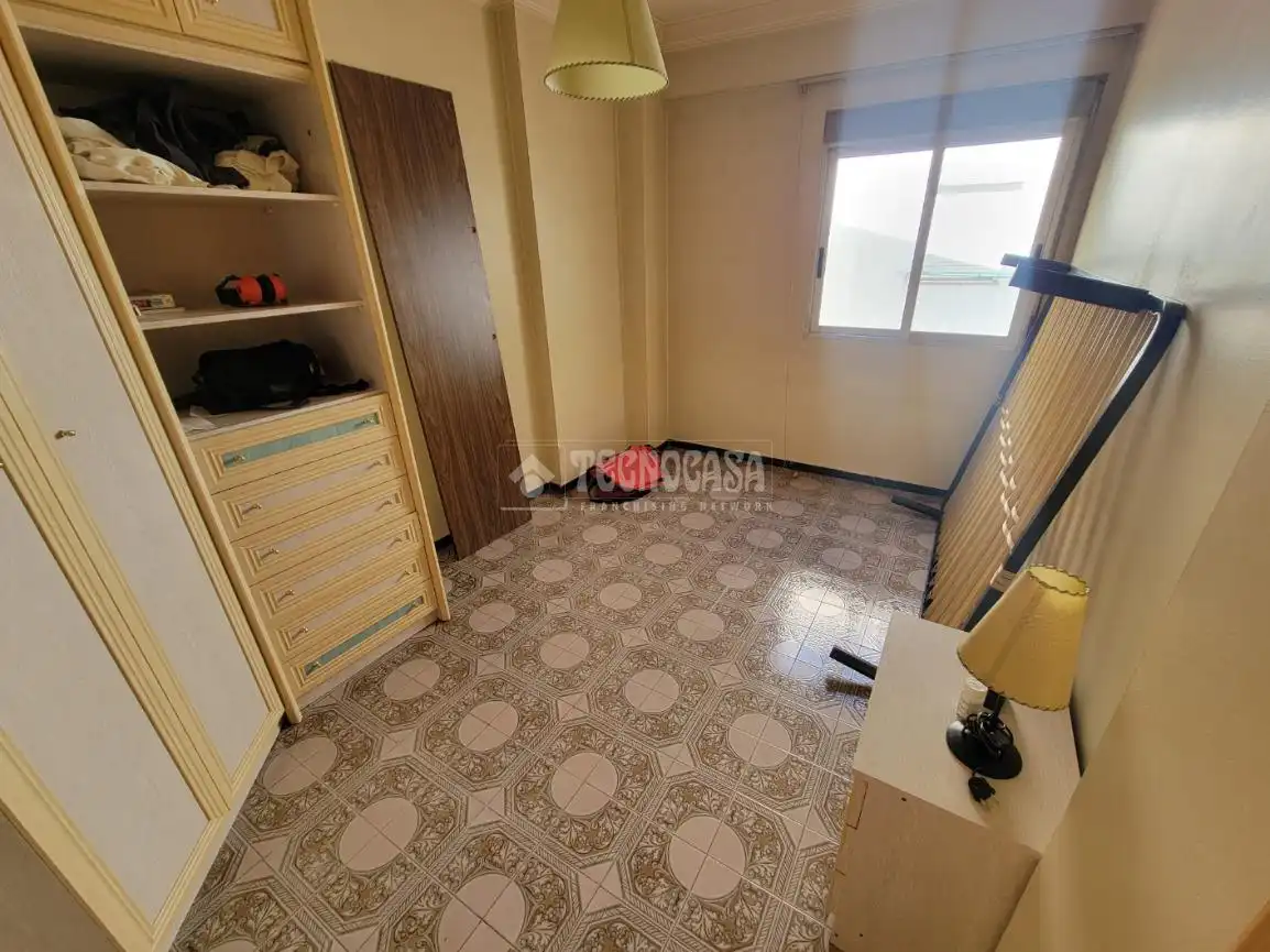 Bedroom of Flat for sale in Zaragoza  with Air Conditioner