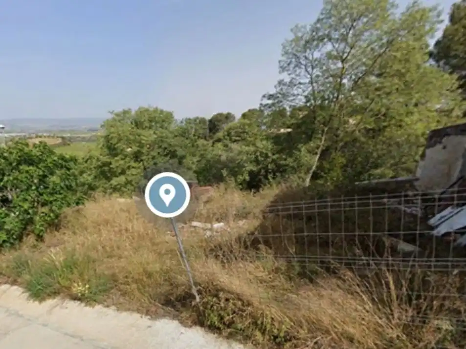 Terreny residencial en venda a Calvari 38