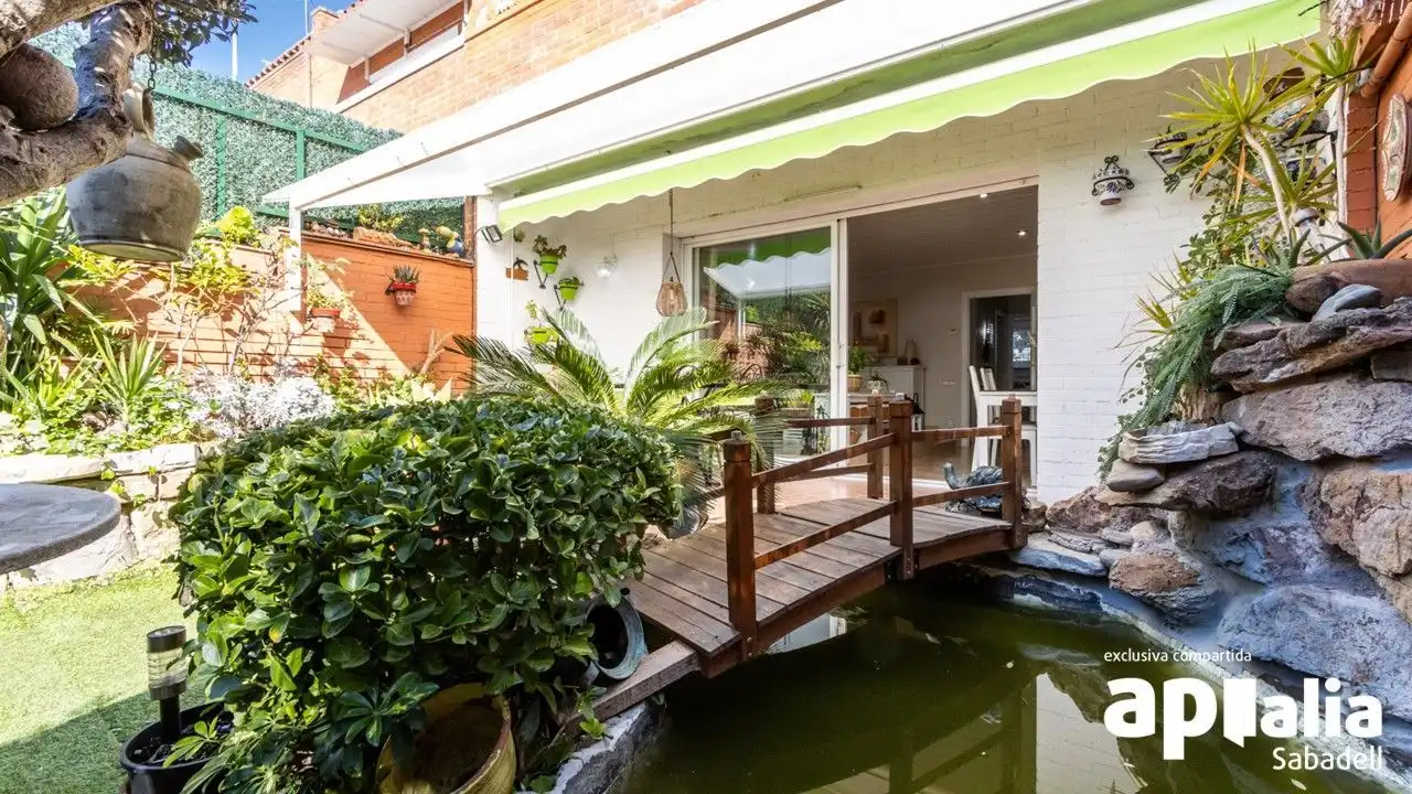 Jardí de Casa o xalet en venda en Terrassa amb Aire condicionat, Calefacció i Jardí privat