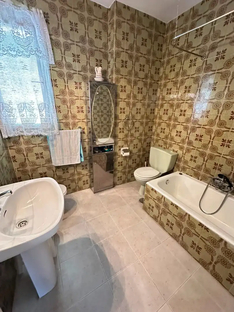 Baño de Piso en venta en Parla con Aire acondicionado y Terraza