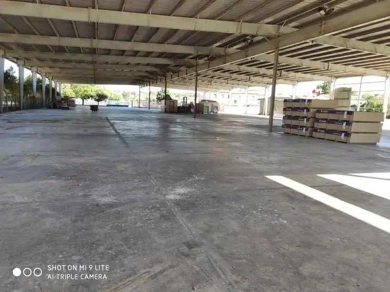 Außenansicht von Fabrikhallen zur Miete in Calatayud