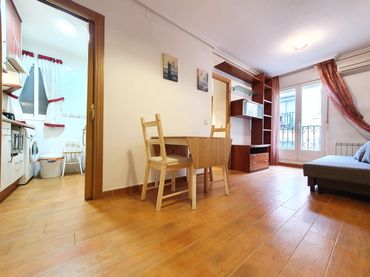 Apartment with balcony to rent in Plaza del General Vara de Rey