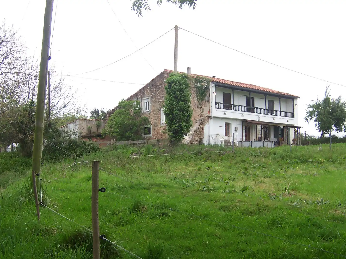 Vista exterior de Finca rústica en venda en Marina de Cudeyo amb Jardí privat