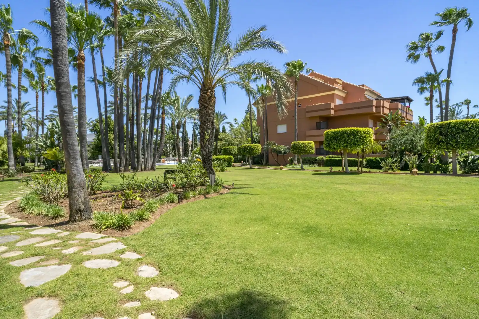 Home with pool for sale in Nueva Andalucía, imagen 24