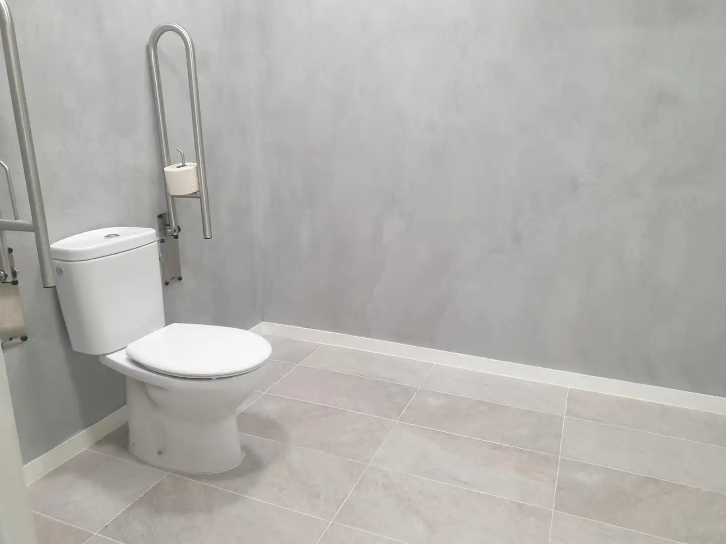 Bathroom of Commercial properties for sale in Esplugues de Llobregat