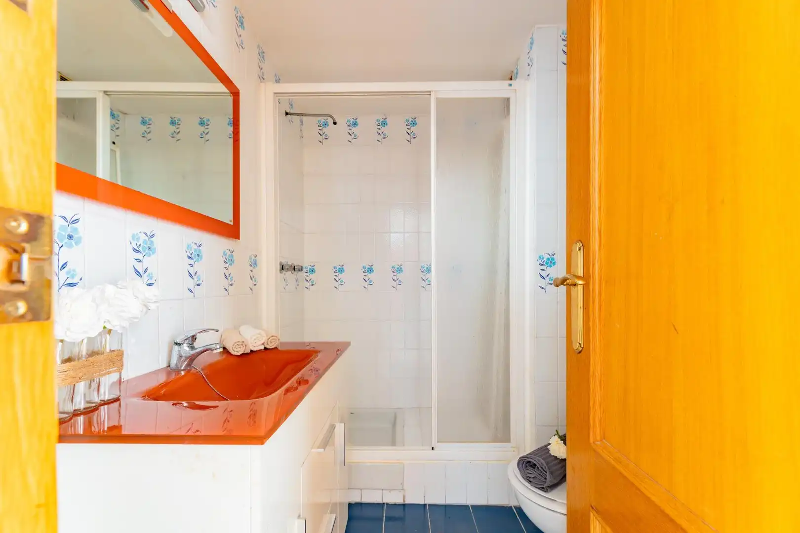 Baño de Piso en venta en Valencia con Trastero, Balcón y Alarma