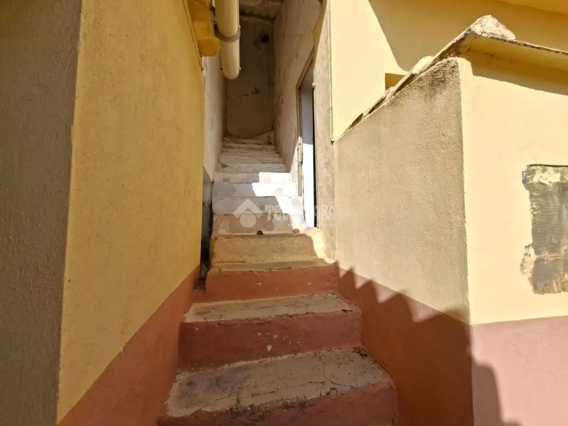 Detached homes for sale in Darro