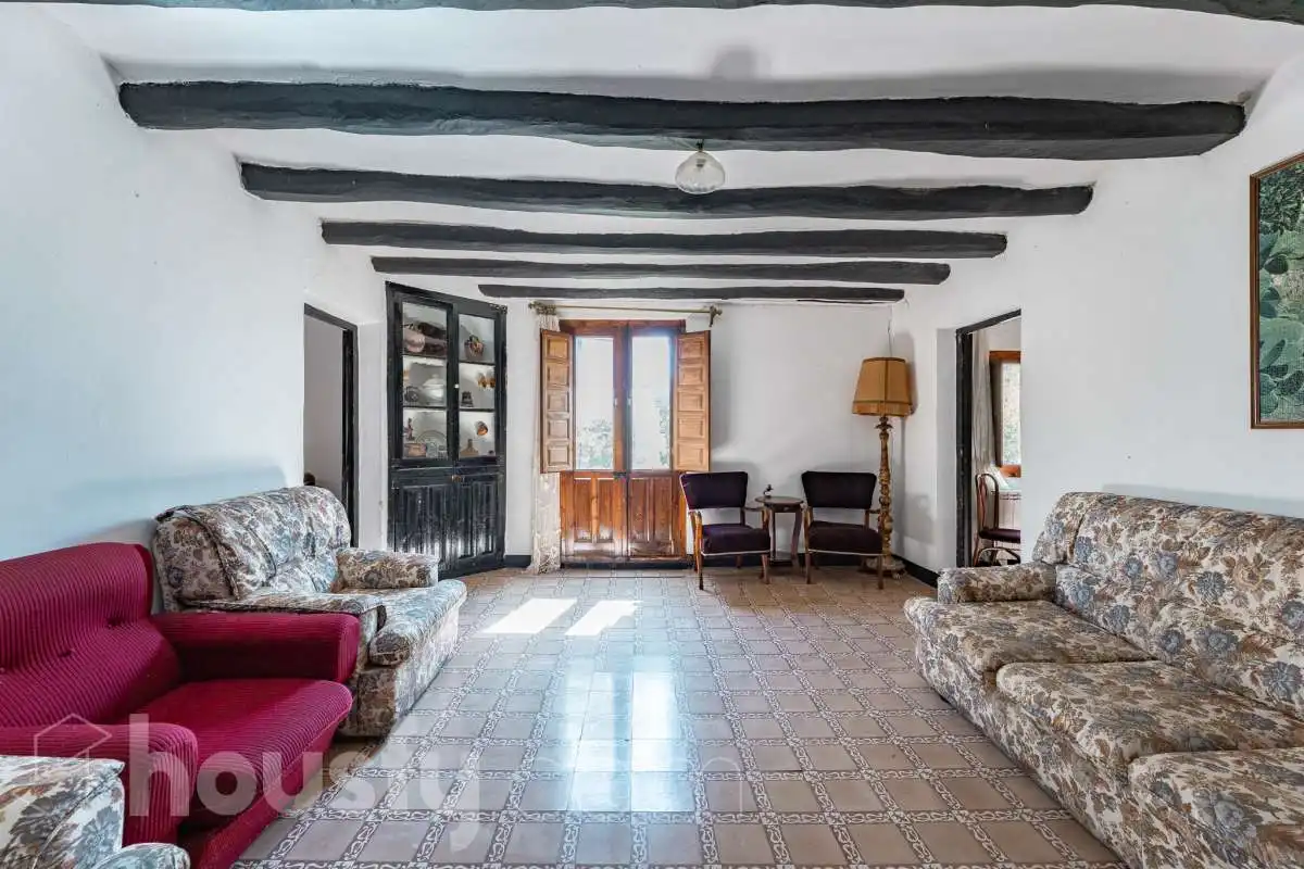 Casa con terraza en venta en Diseminado Cal masover .