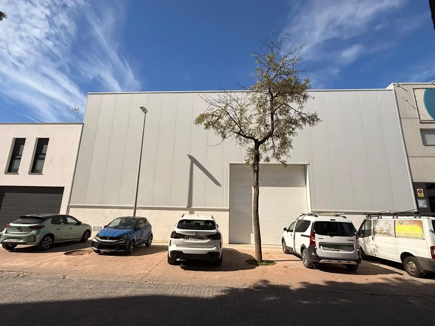 Außenansicht von Fabrikhallen zur Miete in Massamagrell, Valencia