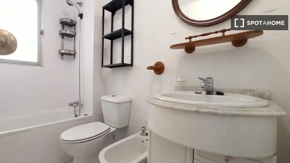 Room in Tres Olivos - Valverde