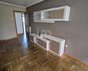 Living room of Flat to rent in Salamanca Capital  with Heating