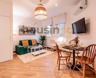 Living room of Flat to rent in  Madrid Capital  with Air Conditioner, Heating and Furnished