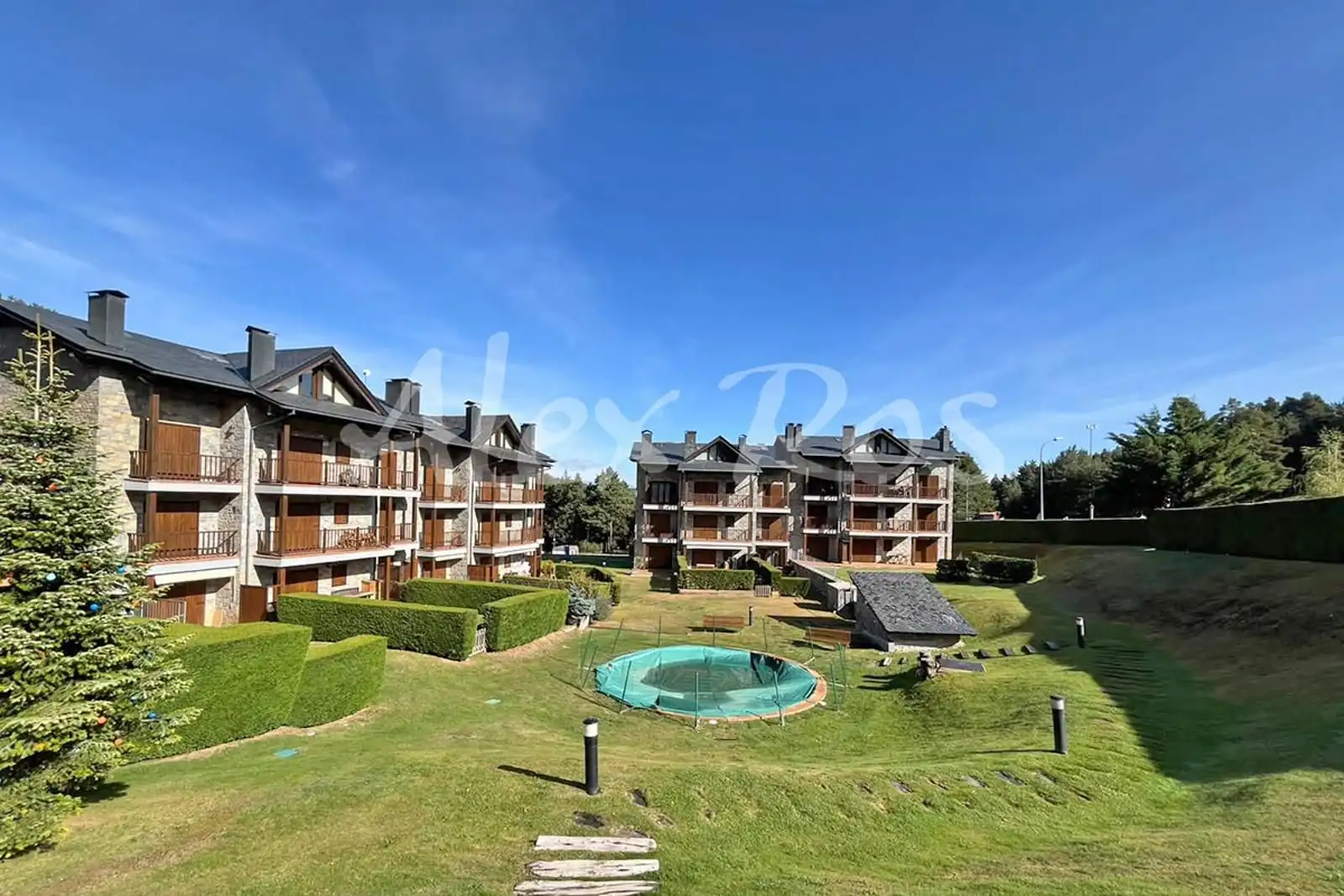 Exterior view of Flat for sale in La Molina