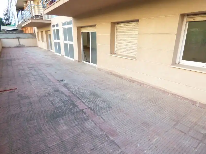 Vista exterior de Oficina de alquiler en Manresa con Terraza