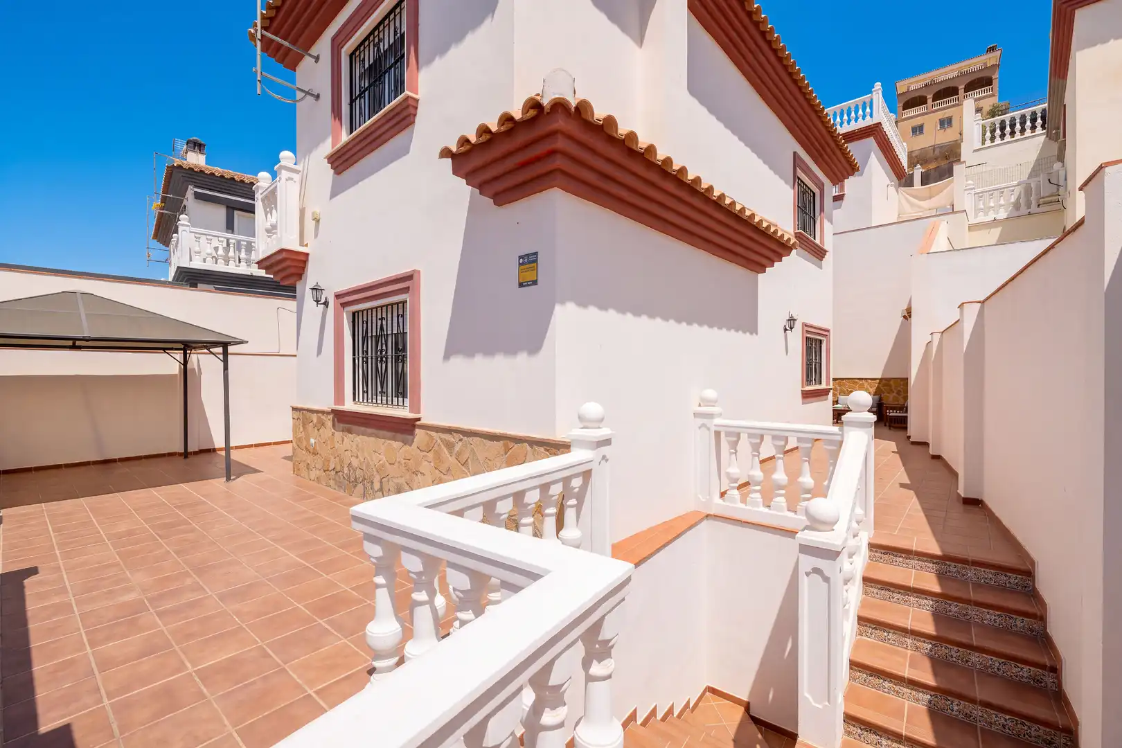 Detached house with pool for sale in Calle Lorenzo Valla