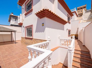Villa avec piscine à vendre à Calle Lorenzo Valla