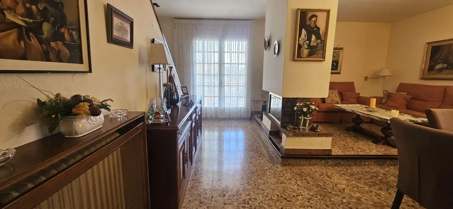 Sala de estar de Casa o chalet en venta en Corbera de Llobregat con Aire acondicionado, Calefacción y Terraza