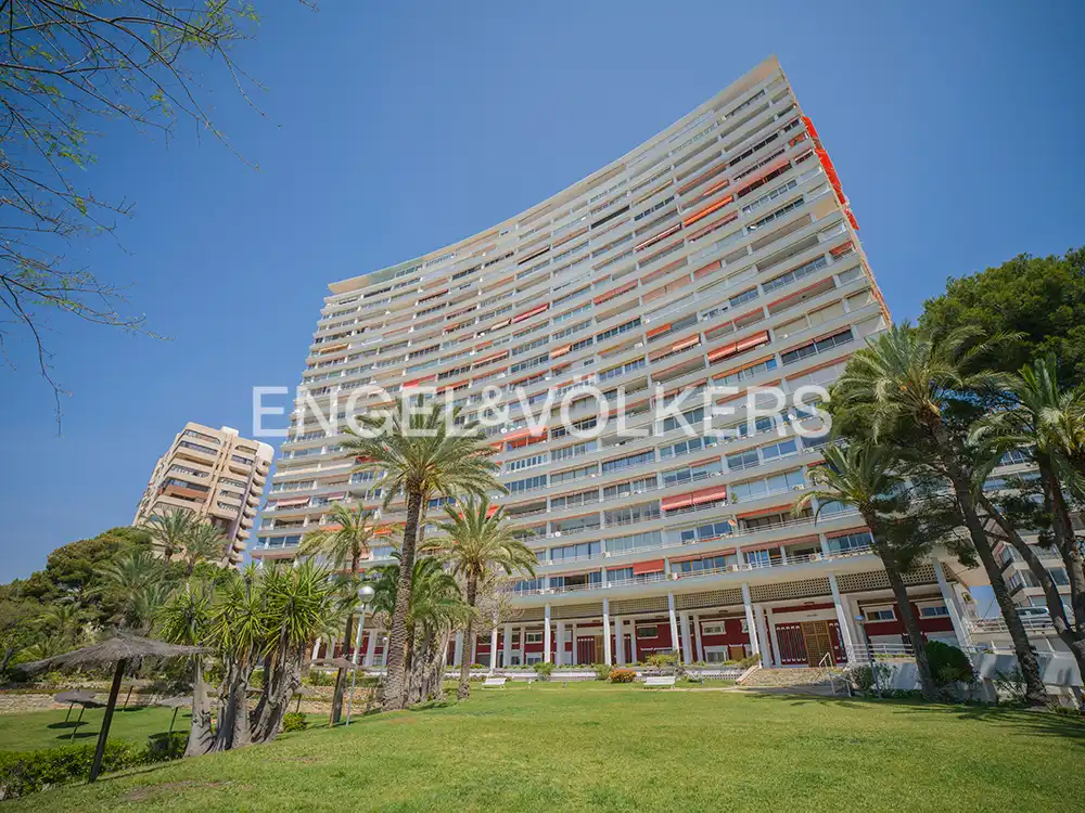 Vista exterior de Pis en venda en Alicante / Alacant amb Aire condicionat, Calefacció i Traster