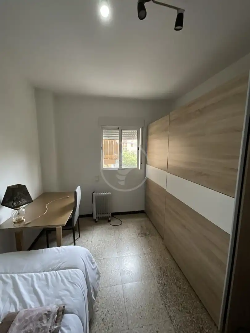 Dormitori de Pis en venda en Linares amb Aire condicionat i Terrassa