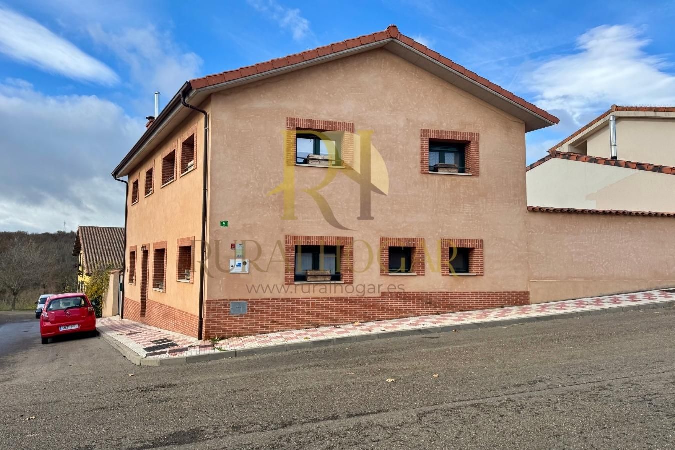 Exterior view of House or chalet for sale in Villaquilambre  with Heating, Private garden and Parquet flooring