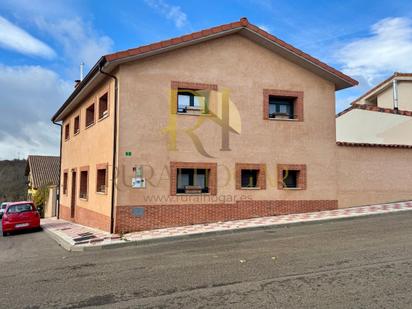 Exterior view of House or chalet for sale in Villaquilambre  with Heating, Private garden and Parquet flooring